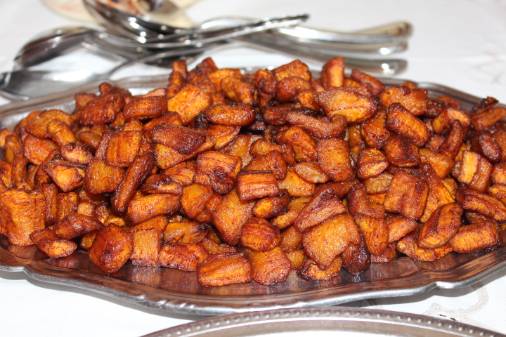 Un_plat_d'alloco_Fried_Plantains.JPG